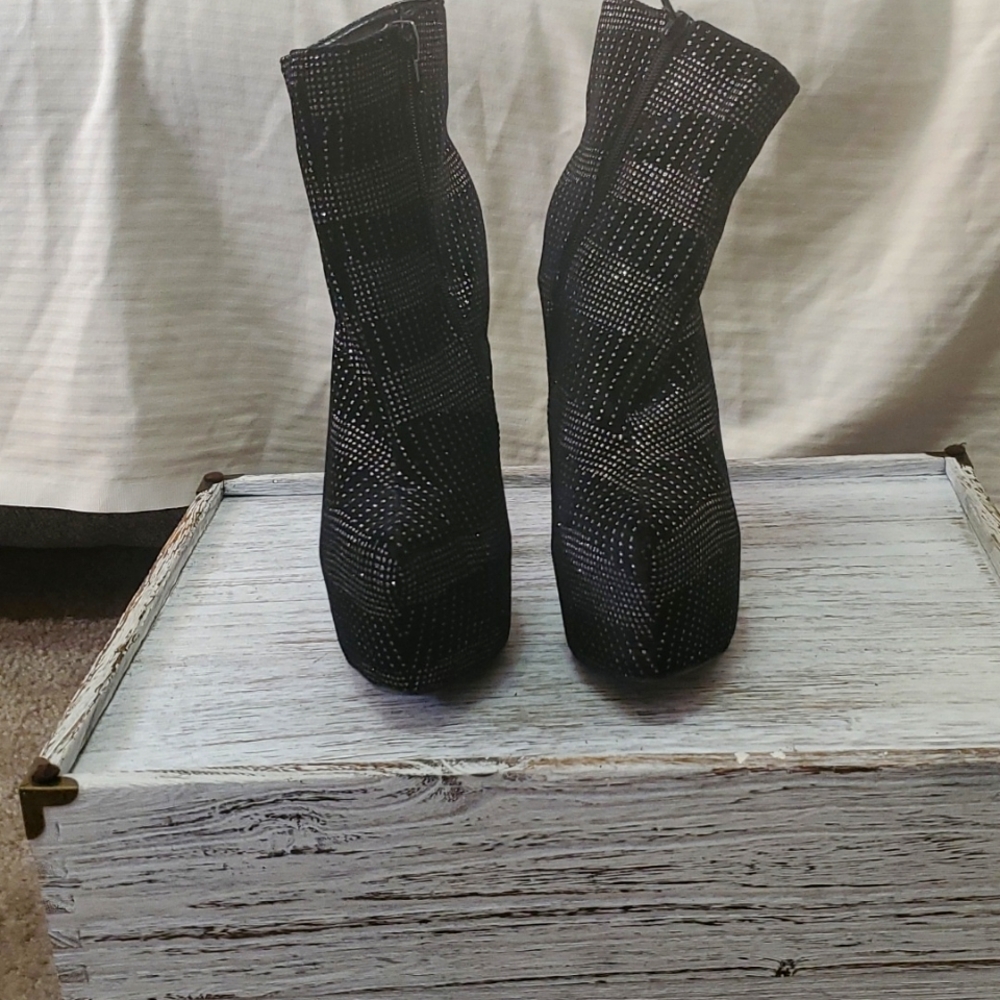 Wild rose 7 black & sliver